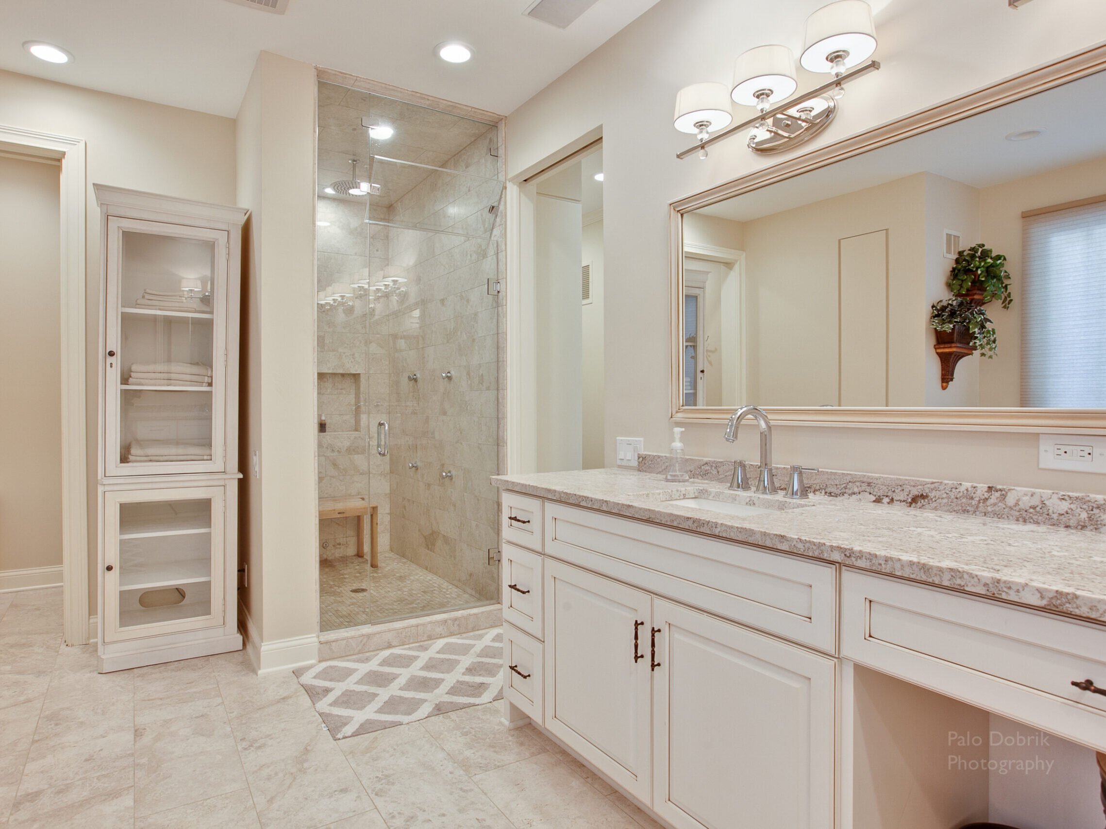 Traditional-master-bathroom
